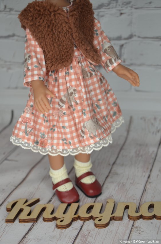 Фирменный аутфит Эммы северянки, Паола Рейна (фото 9)