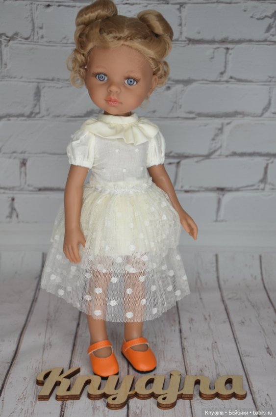 Фирменный аутфит Паола Рейна молочное платье и туфли (фото 5)