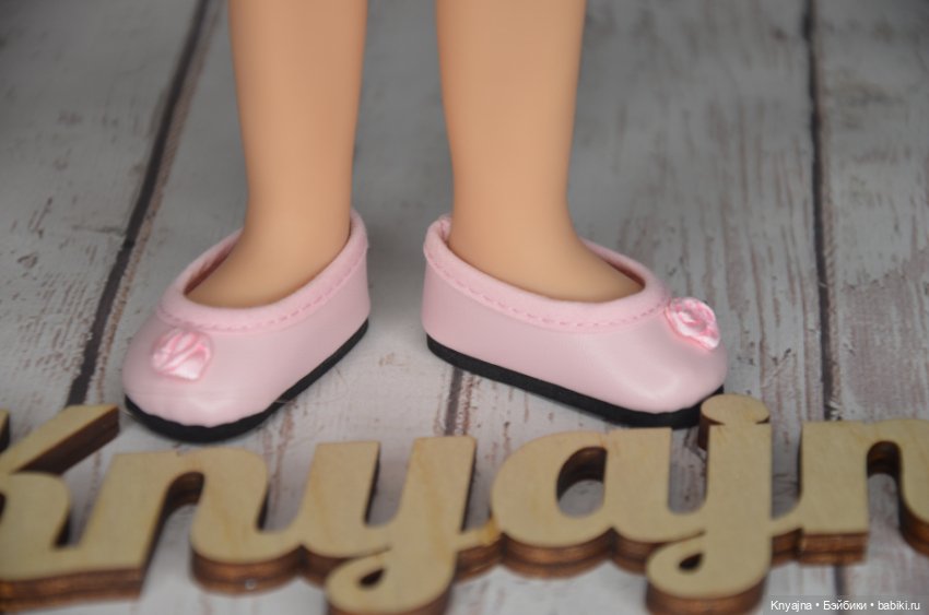 Валерия от Паола Рейна на шарнирном теле в аутфите в фирменной коробке (фото 8)