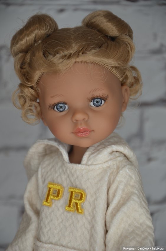 Новый полный аутфит Ньевес от Паола Рейна (фото 5)