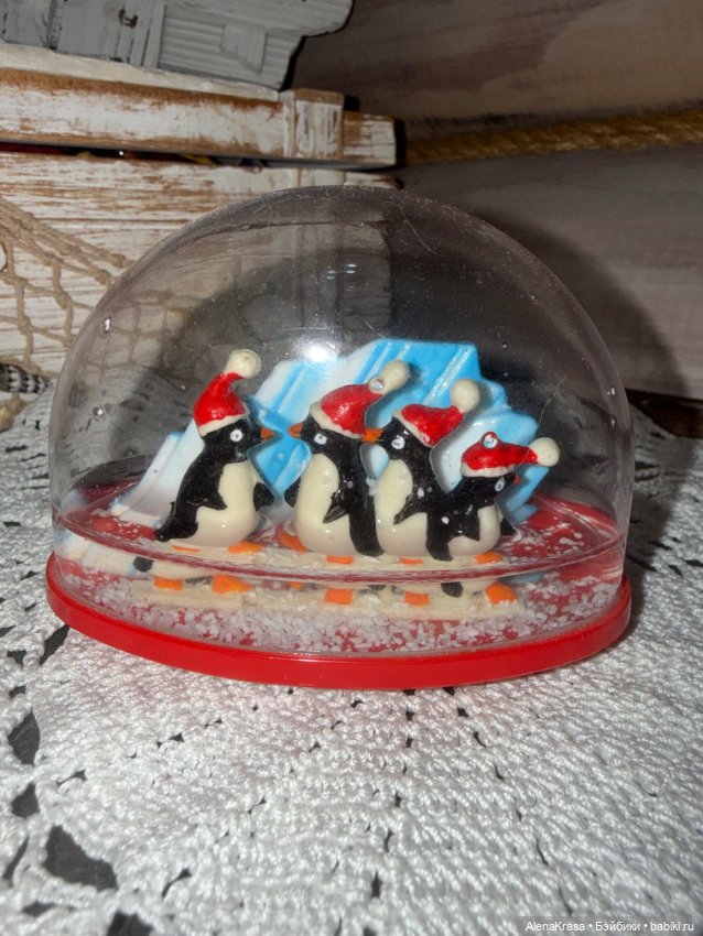 Шар со снегом и пингвинами винтаж