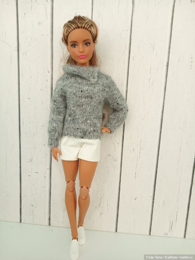 Одежда на Барби петит руруко твидовый свитер серый джемпер (фото 4)