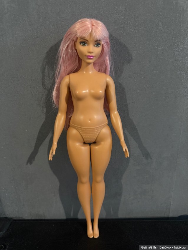 Барби с розовыми волосами (фото 3)