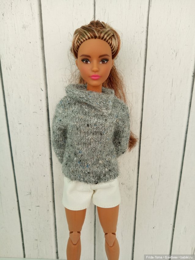 Одежда на Барби петит руруко твидовый свитер серый джемпер (фото 3)