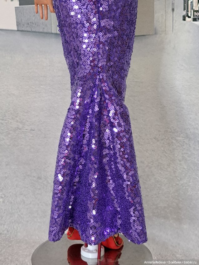 Платье из ткани с мелкими пайетками (фото 3)