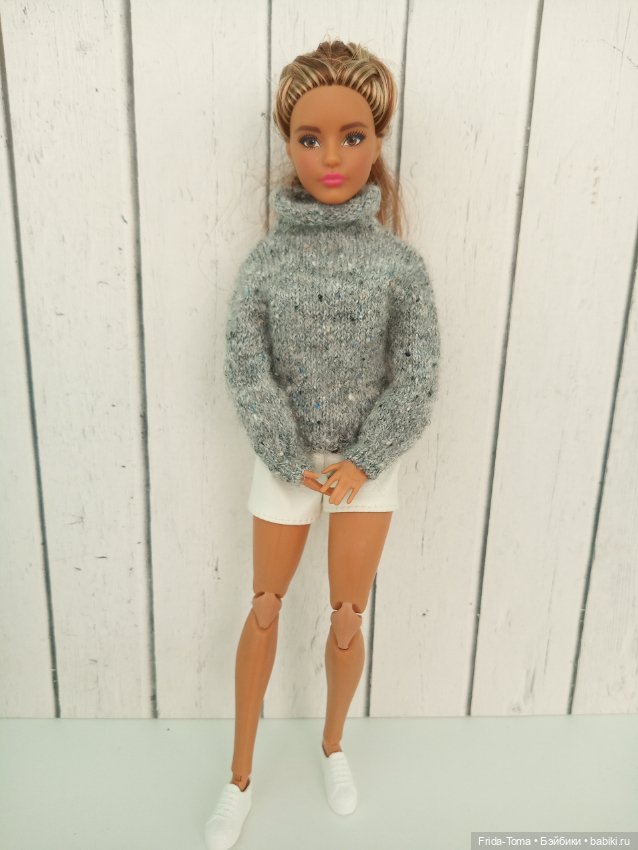Одежда на Барби петит руруко твидовый свитер серый джемпер (фото 2)