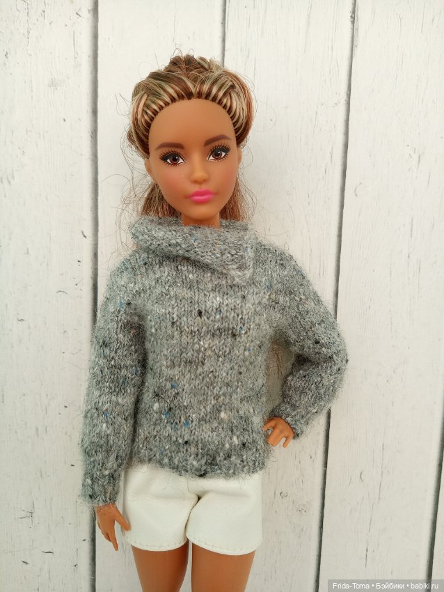 Одежда на Барби петит руруко твидовый свитер серый джемпер (фото 5)