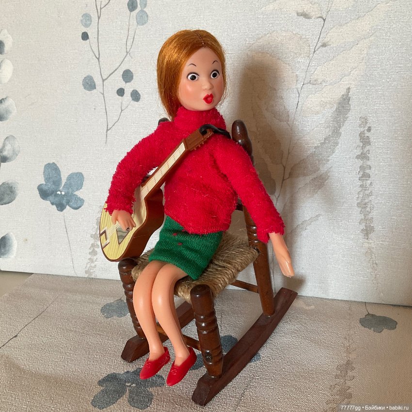 Гибкая гитаристка из прошлого (фото 7)