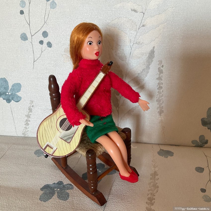 Гибкая гитаристка из прошлого (фото 8)