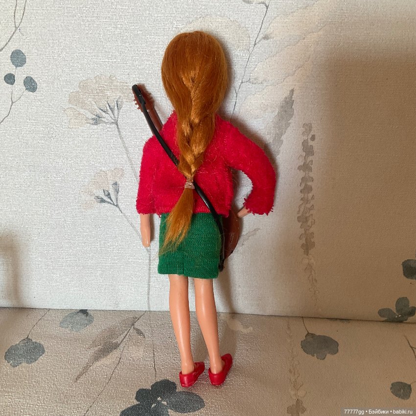 Гибкая гитаристка из прошлого (фото 9)