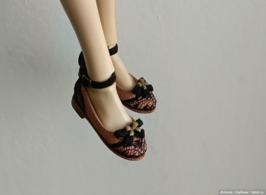 Туфли из натуральной замши с кружевом (фото 3)