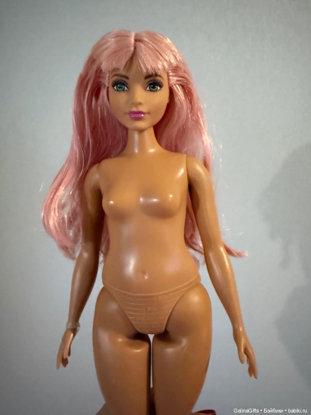 Барби с розовыми волосами (фото 2)