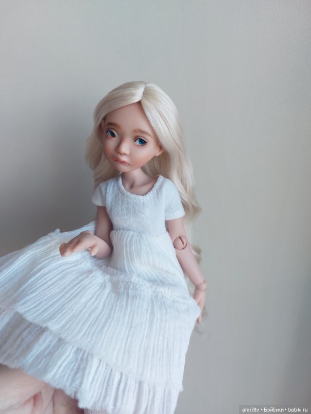 Парик из козочки для Птички Лоры, Китти, Адель, Чарли и им подобным головам, размером 10.5-11 см (фото 3)