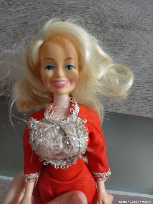 Винтажная барбиобразная кукла в большой грудью (фото 5)
