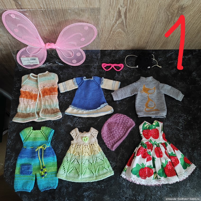 3 лота одежды и лот обуви для паолочек