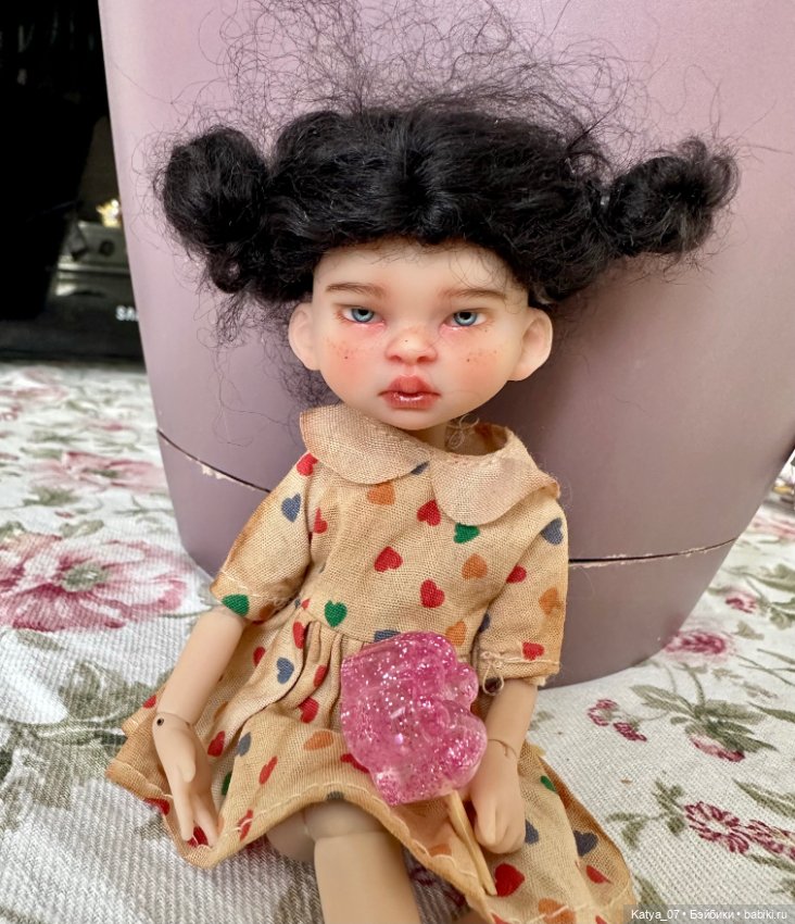 Уникальная Йоко с огромным гардеробом (фото 2)