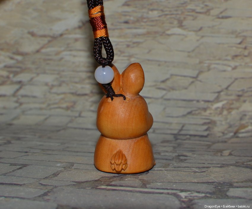 Зайчик-подвеска из дерева (фото 6)