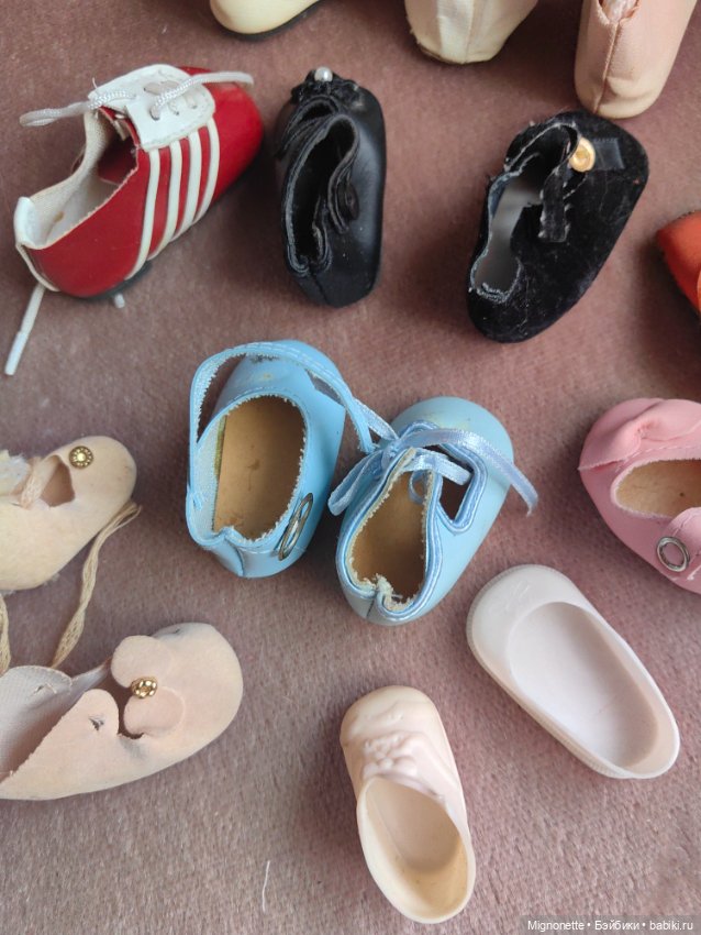 Лот винтажных туфелек на одну ножку (фото 2)