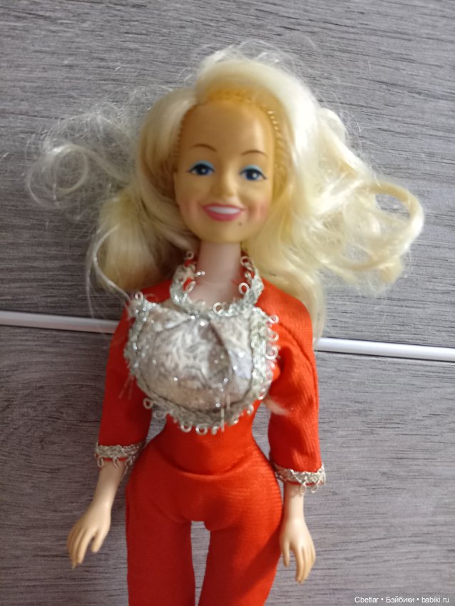 Винтажная барбиобразная кукла в большой грудью (фото 3)