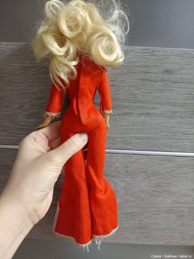 Винтажная барбиобразная кукла в большой грудью (фото 4)