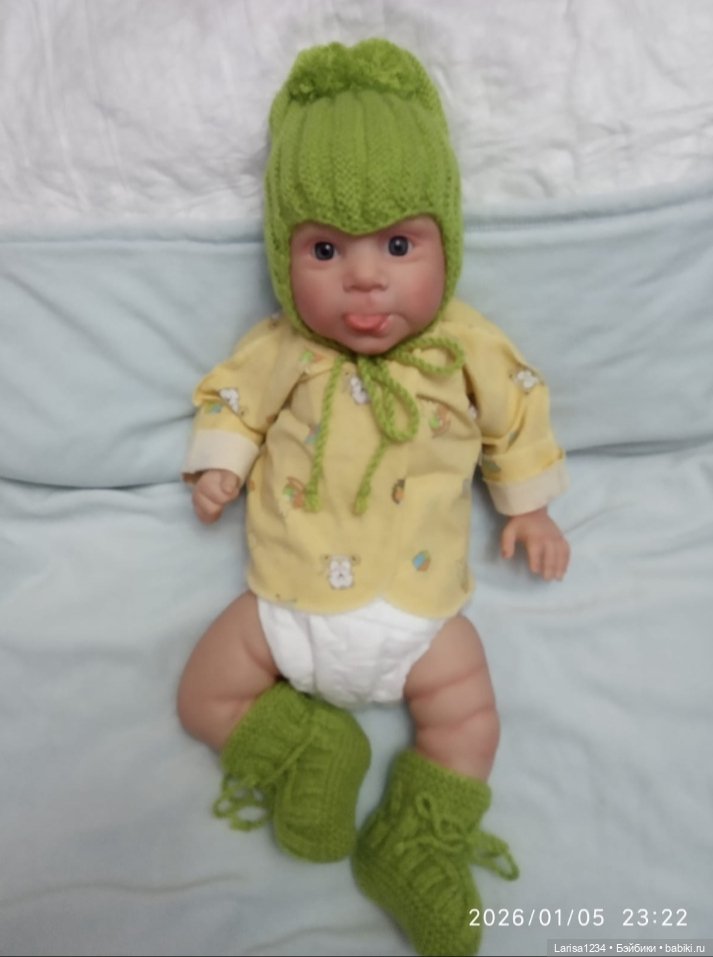 Одежда для кукол Реборн.Шапочка+ пинетки (фото 5)