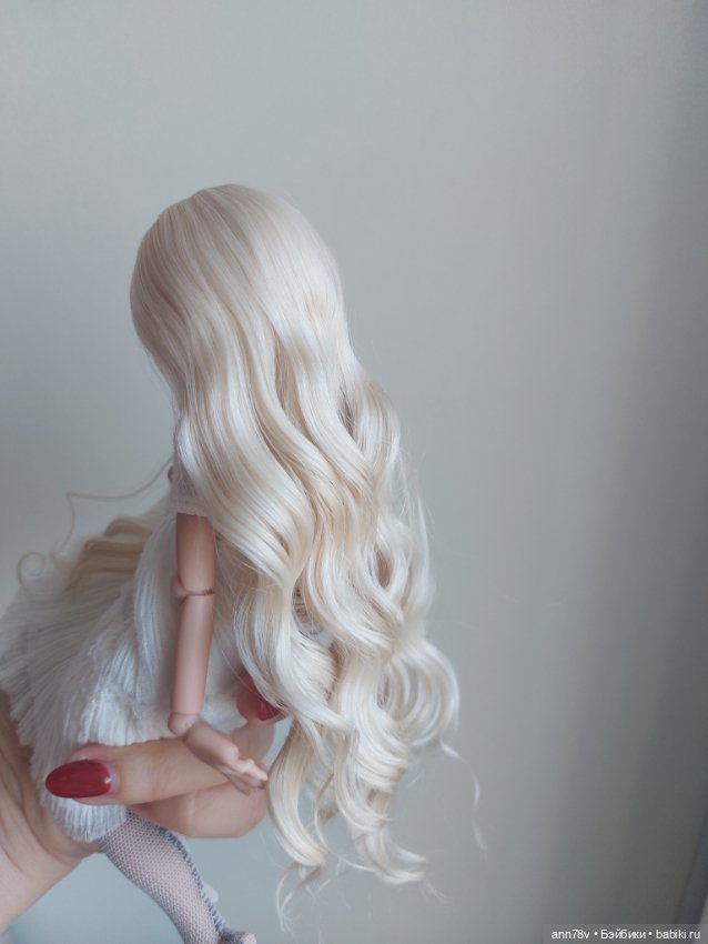 Парик из козочки для Птички Лоры, Китти, Адель, Чарли и им подобным головам, размером 10.5-11 см (фото 5)