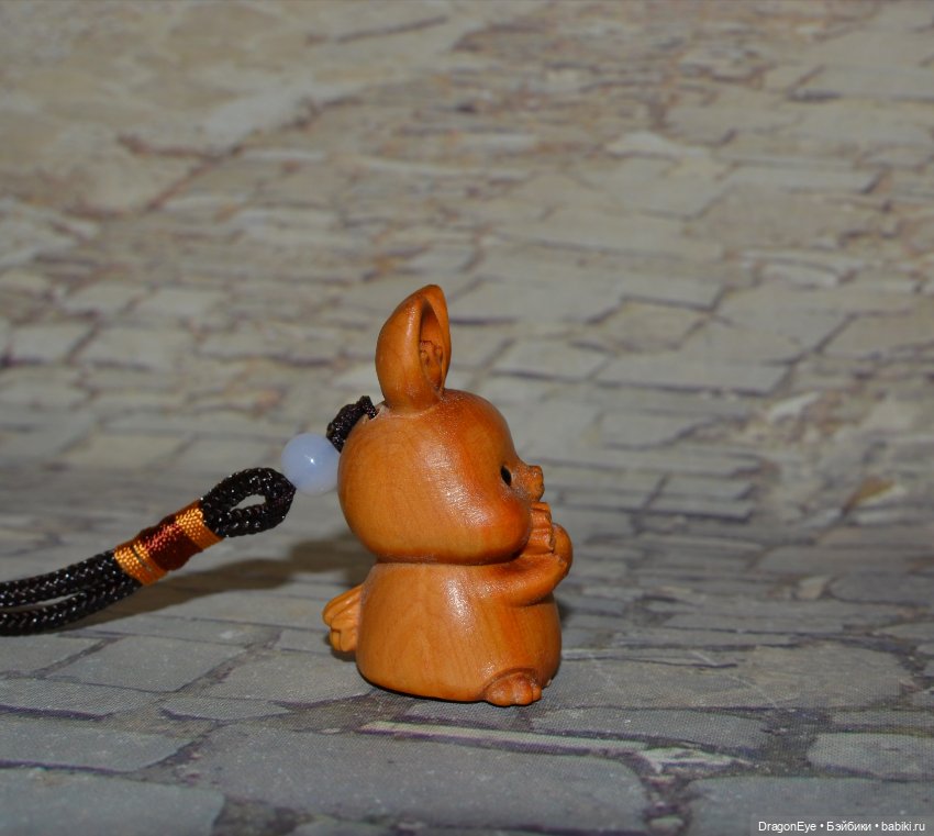 Зайчик-подвеска из дерева (фото 8)