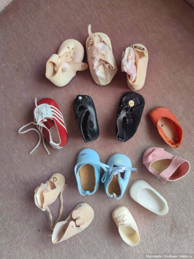 Лот винтажных туфелек на одну ножку