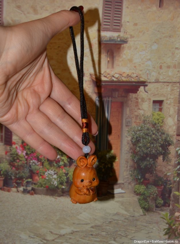 Зайчик-подвеска из дерева (фото 3)