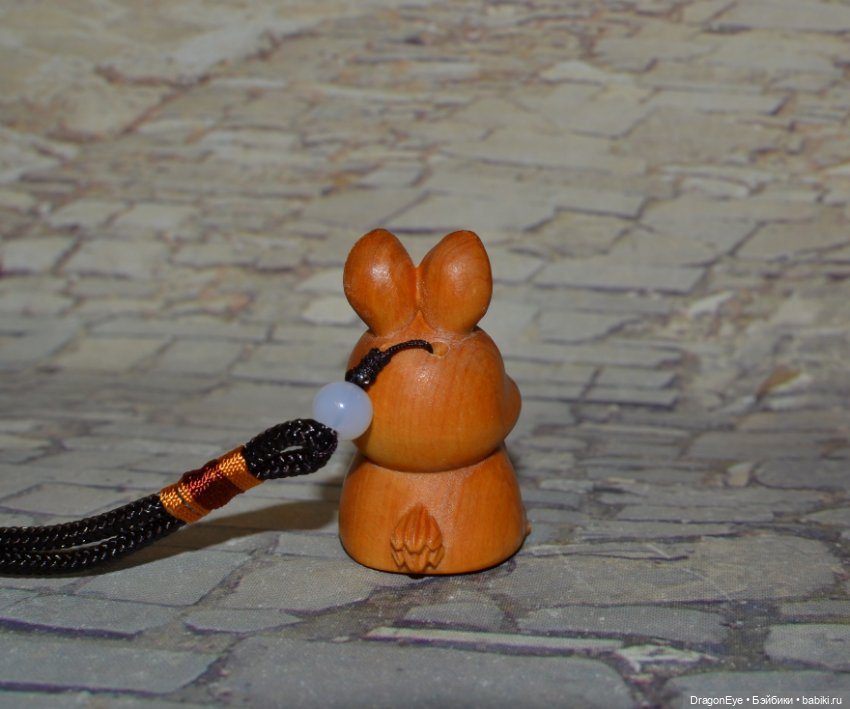 Зайчик-подвеска из дерева (фото 7)