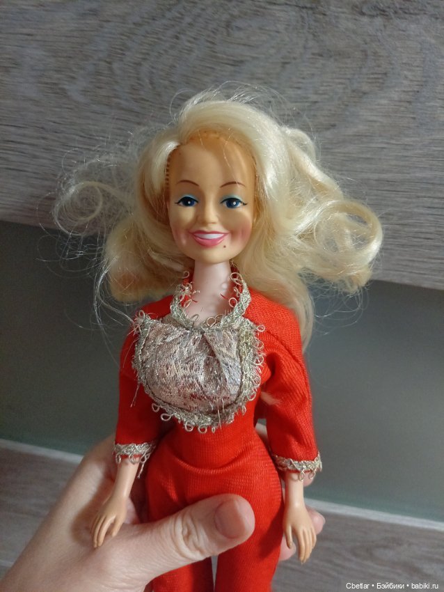 Винтажная барбиобразная кукла в большой грудью (фото 6)