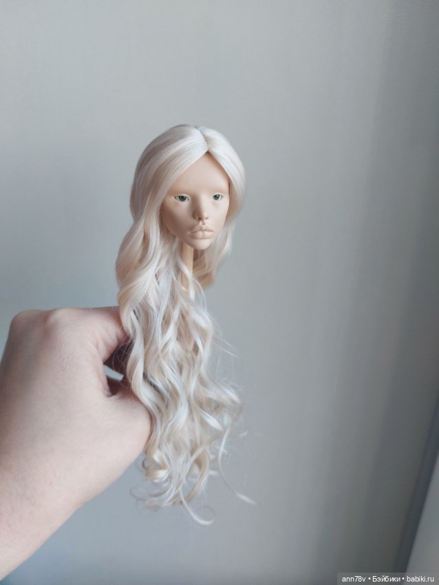 Парик из козочки для Птички Лоры, Китти, Адель, Чарли и им подобным головам, размером 10.5-11 см (фото 2)