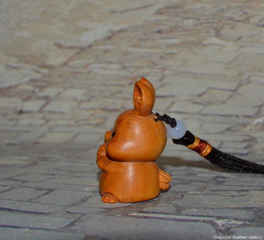 Зайчик-подвеска из дерева (фото 5)