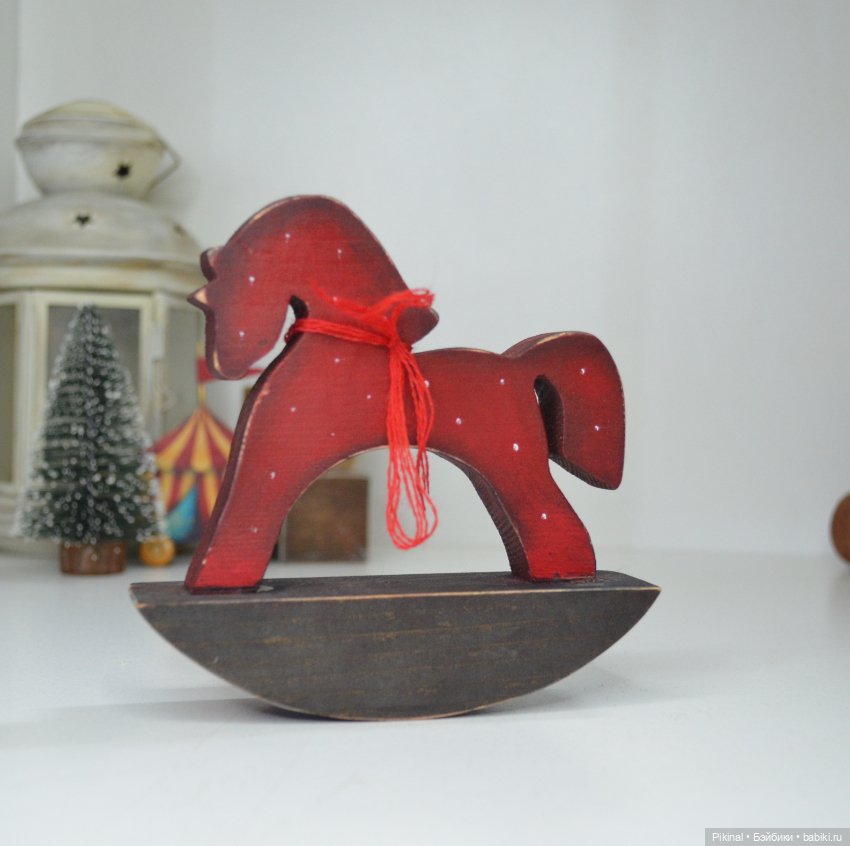 Лошадки деревянные) — Аксессуары для кукольных фотосессий (фото 5)