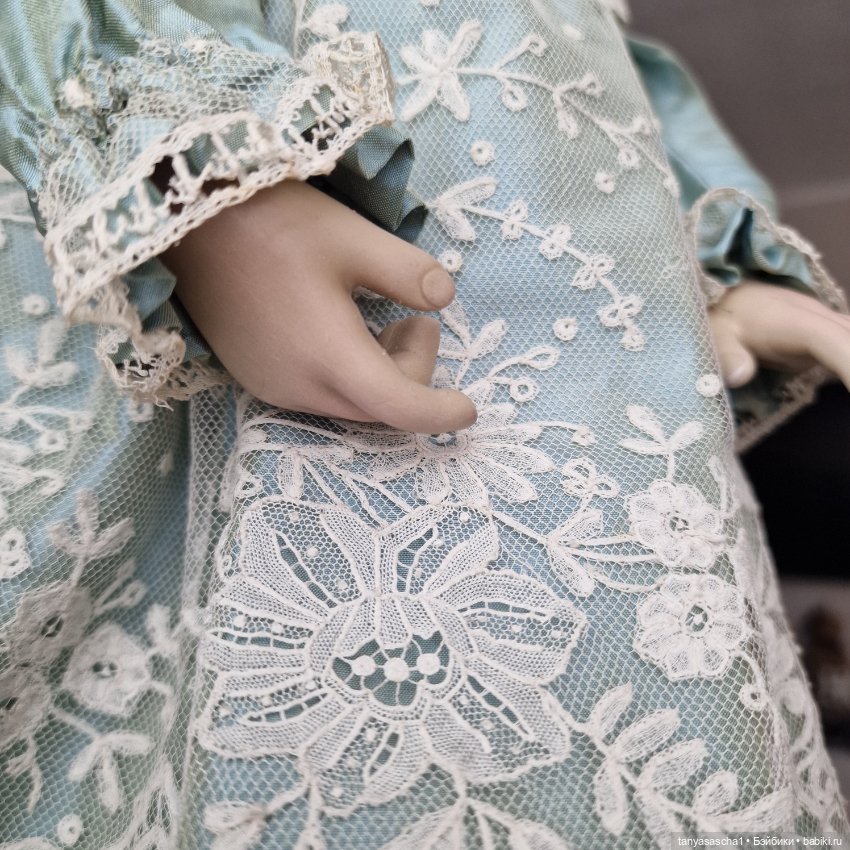 Фарфоровая кукла WOP Brigitte Deval (фото 4)