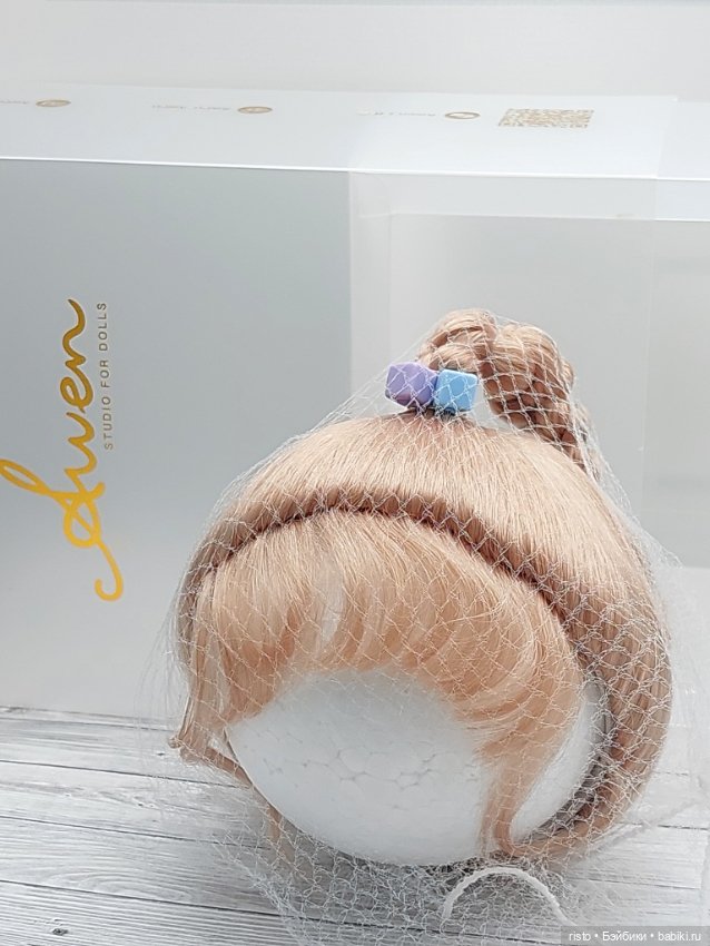 Парик Awen 9-10 с хвостиком, косичкой и разноцветной резинкой (фото 9)