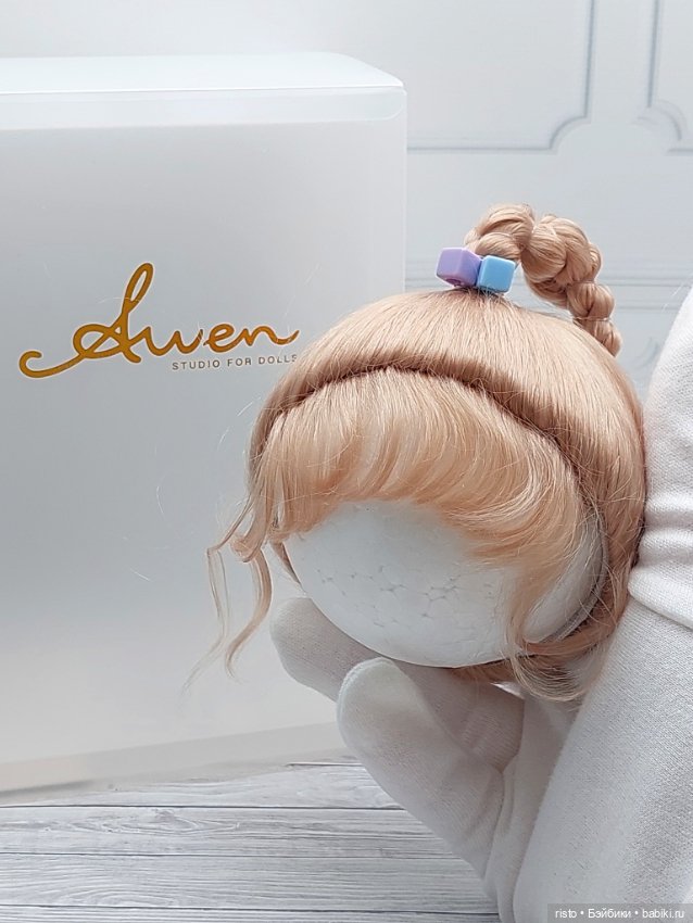 Парик Awen 9-10 с хвостиком, косичкой и разноцветной резинкой (фото 2)