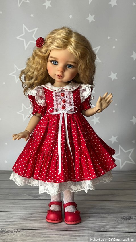Платье красное в горошек с пышным подъюбником для Паола Рейна и аналогичных кукол