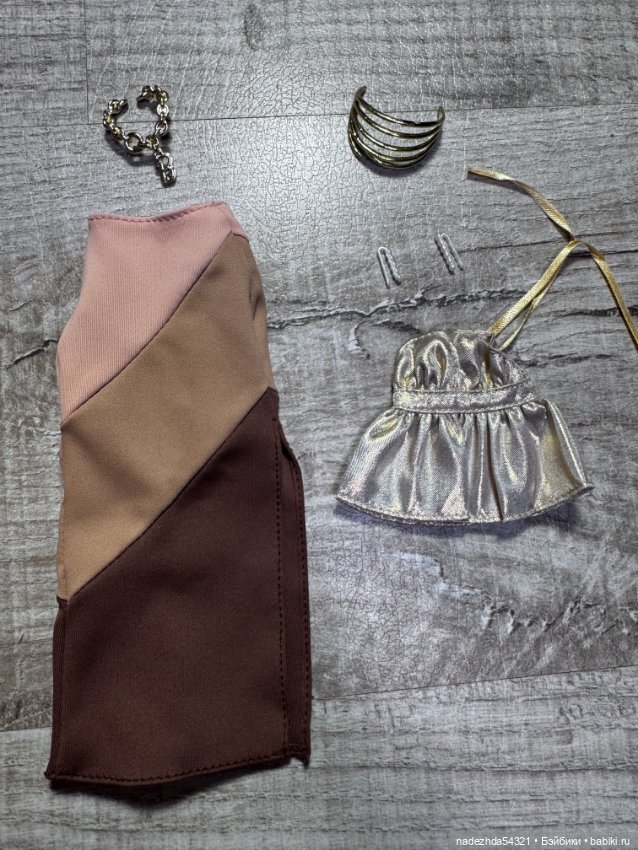 Частичный аутфит из конструктора №1 Барби Анны Лары (2)