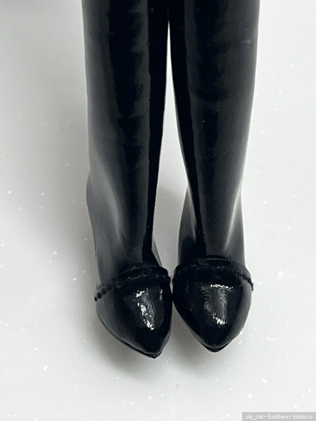 Высокие лакированные ботфорты (фото 6)