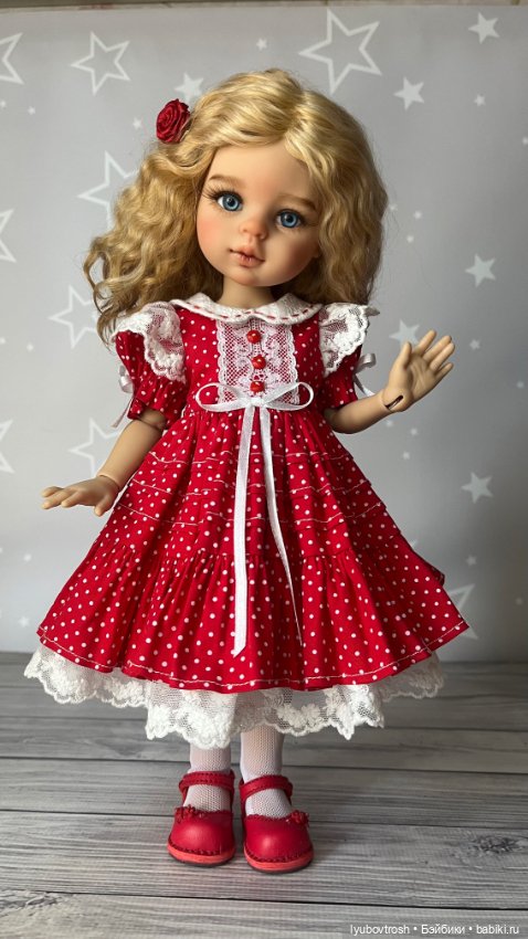 Платье красное в горошек с пышным подъюбником для Паола Рейна и аналогичных кукол