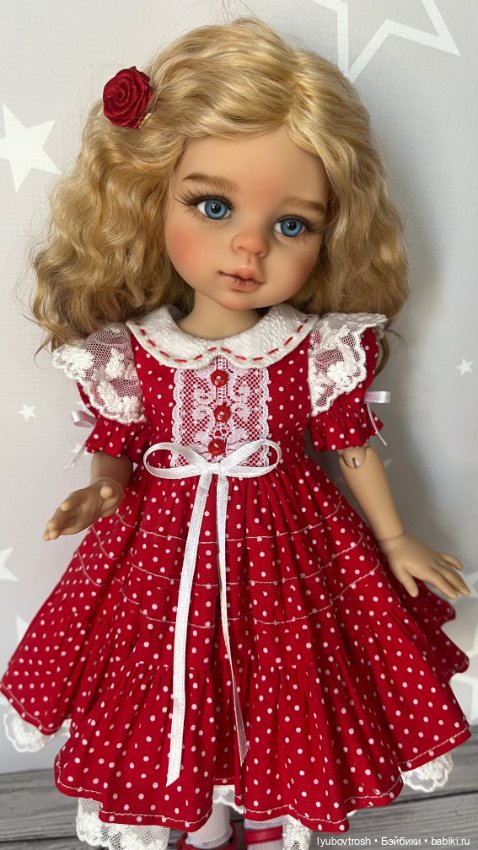 Платье красное в горошек с пышным подъюбником для Паола Рейна и аналогичных кукол