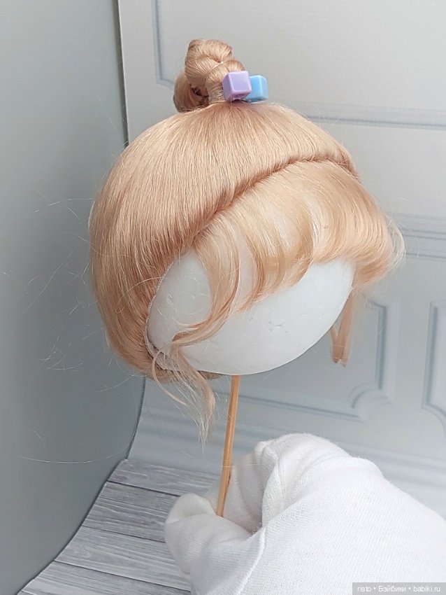 Парик Awen 9-10 с хвостиком, косичкой и разноцветной резинкой (фото 6)