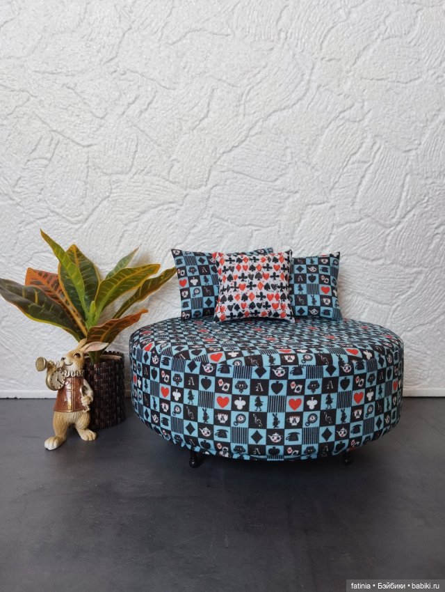 Пуф/софа "Alice forever" Синий на ножках 1:6 (фото 3)