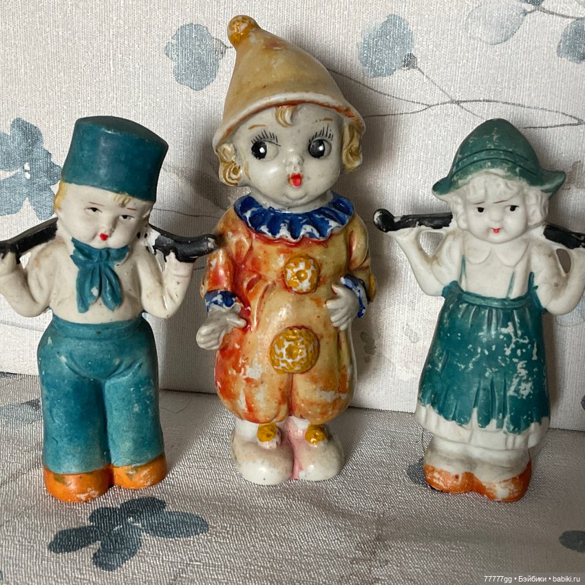 Клоун и парочка с коромыслами (фото 4)