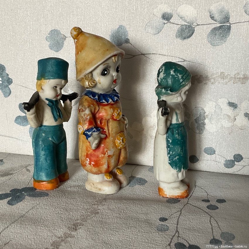 Клоун и парочка с коромыслами (фото 7)