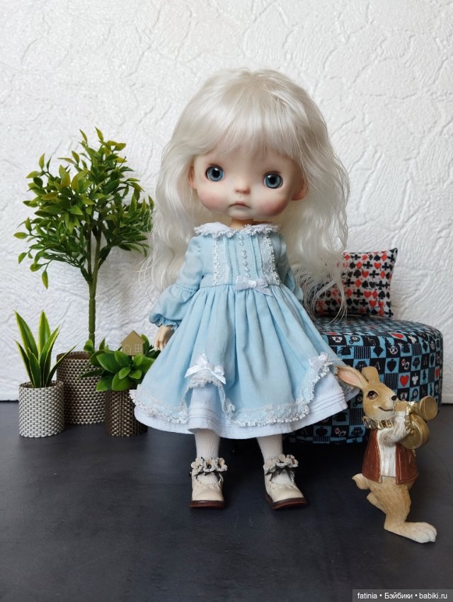 Роскошное платье для кукол 1:8