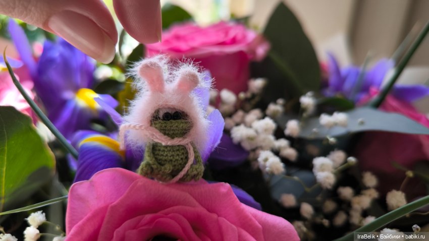 Лягушка, миниатюрная вязаная игрушка (фото 4)