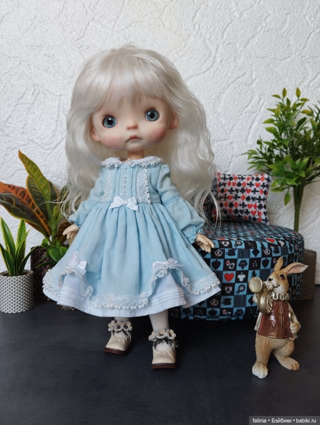 Пуф/софа "Alice forever" Синий на ножках 1:6 (фото 2)