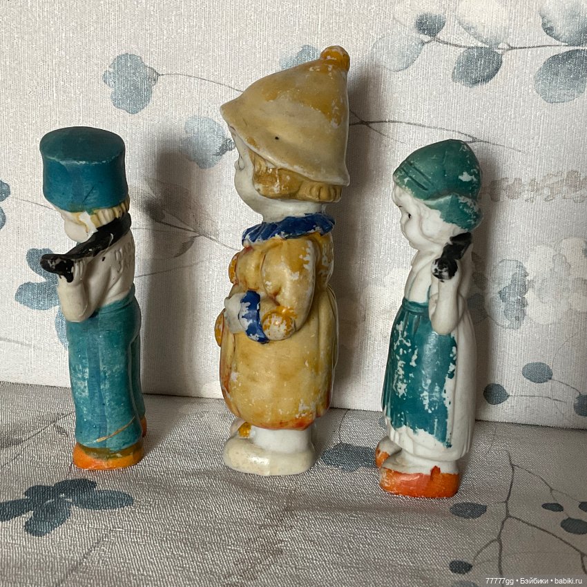 Клоун и парочка с коромыслами (фото 5)